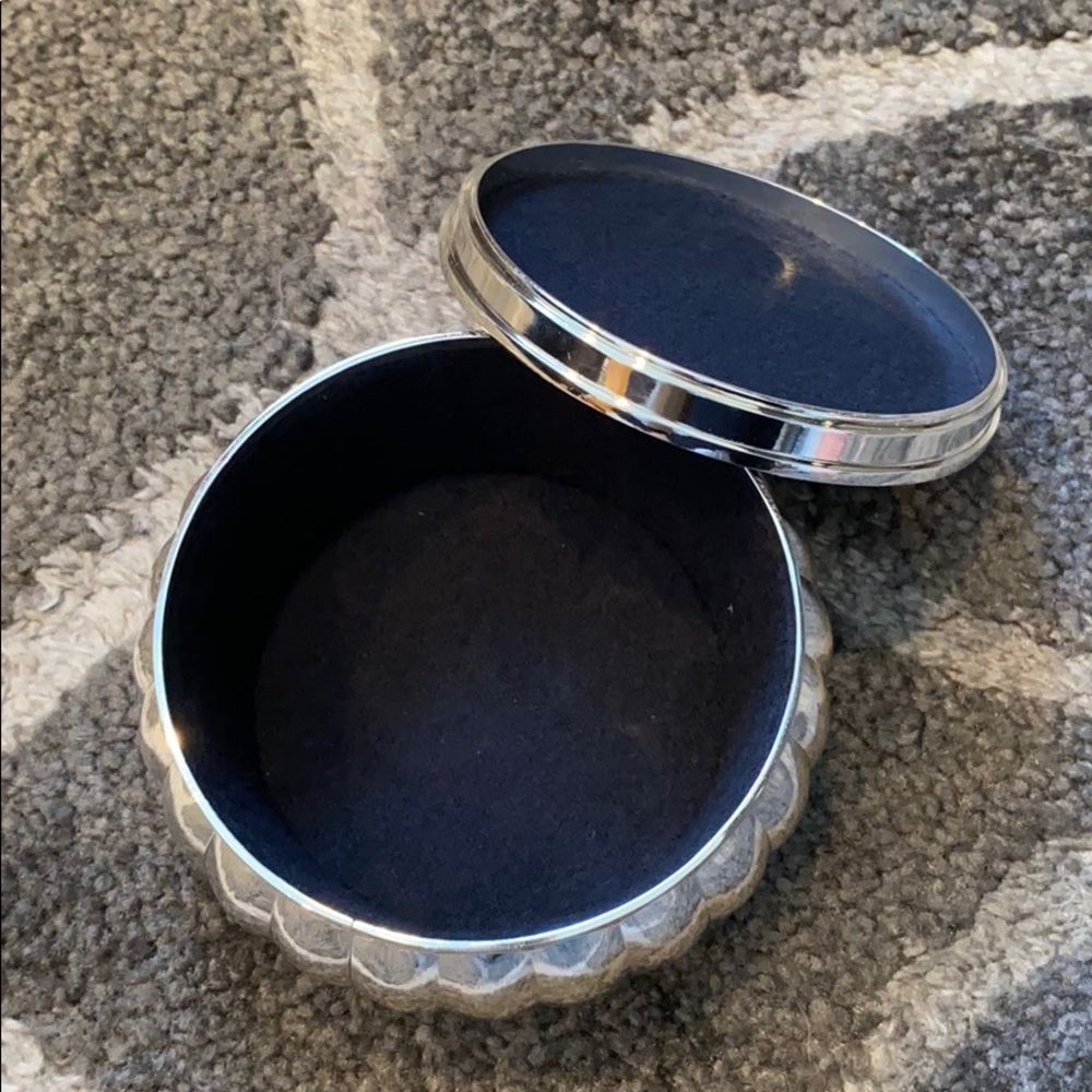 B Jewelry Box - Picture 2 of 3